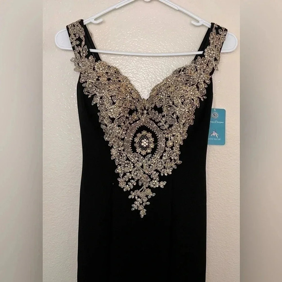 NWT Dancing Queen Beaded Formal Full Length Gown - Picture 4 of 13